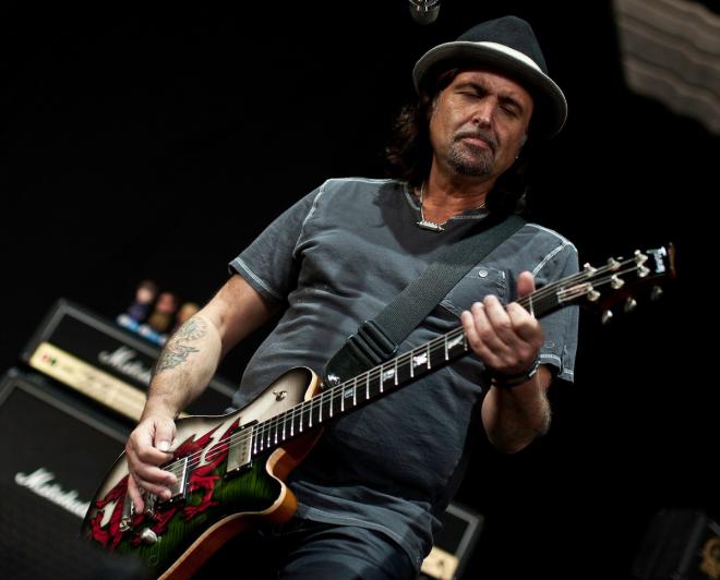 Phil Campbell Net Worth